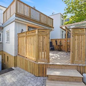 Bright Chic Getaway In The Heart Of The City