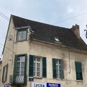 Joli Appart F2, Les 3 Croissants, Centre Ville