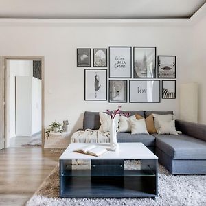 Appartement à 3 Chambres à Coucher
