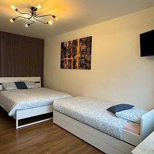 City & Tram Apartment