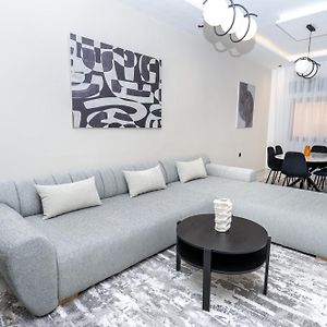 Serenity Stays-Luxury Suites & Appart 2