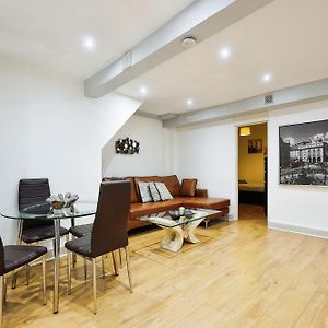 Appartement à 2 Chambres à Coucher