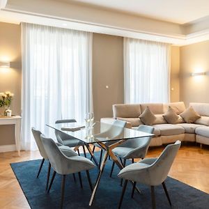 Appartement à 3 Chambres à Coucher