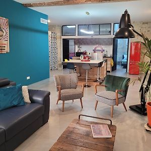 Appartement à 2 Chambres à Coucher
