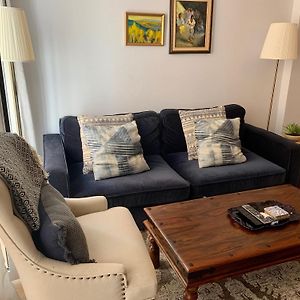 Lovely Barrio Apartment