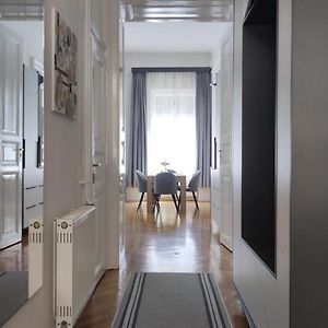 Appartement à 3 Chambres à Coucher