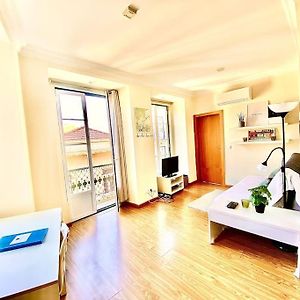 Charming Flat In Chiado-Lisbon