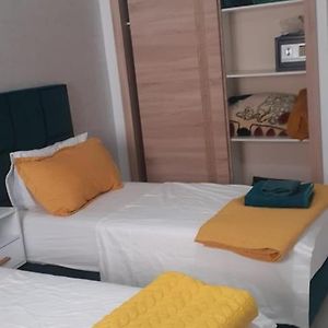 Appartement à 2 Chambres à Coucher
