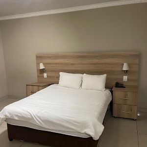 Signature Hotel