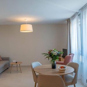 Appartement à 2 Chambres à Coucher
