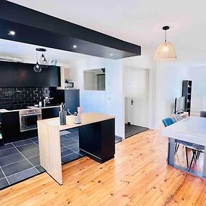 Appartement à 2 Chambres à Coucher