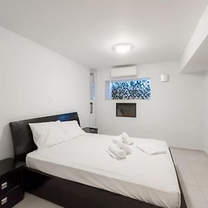 New & Comfy Flat In Pangrati