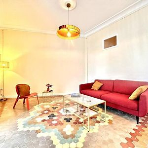 Appartement à 3 Chambres à Coucher aux Étages Supérieurs