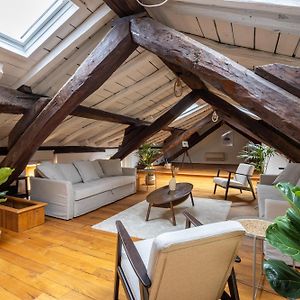 Appartement à 2 Chambres à Coucher
