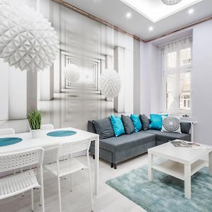Cozy 2 Bedroom 2 Bathroom Apartment In The City Centre