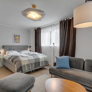 Modern Perfectly Located Apartment