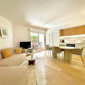 Appartement à 2 Chambres à Coucher