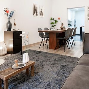 Unique Parking Access, Xl Home W Parking Option