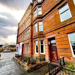 Chic Retreat In Ibrox