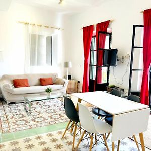 Appartement Grand à 2 Chambres à Coucher