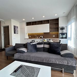 Your Home - Spacious Apartment In City Center, With Balcony & Self Check-In