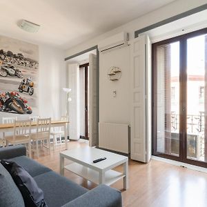 Appartement à 3 Chambres à Coucher