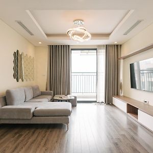 Hi-Home Suites - City View Apt In Hongkong Tower