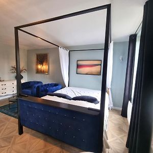 Médié Lounge - Médié Old - by Beds76