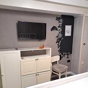 Chambre Budgétée Double au Sous-Sol