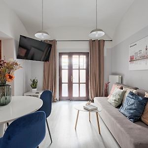 Urban Nest Apartments Party Szewska21
