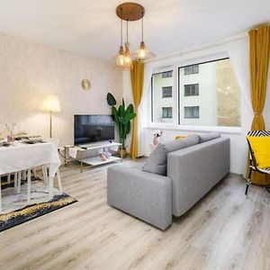 B101 - Liberty Bridge Lovely Home With Free Parking