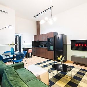 Luxury Peaceful Apartment By The St Stephen'S Basilica