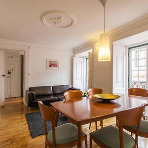 C2 Bairro Alto 18Th Century Beautiful Apartment