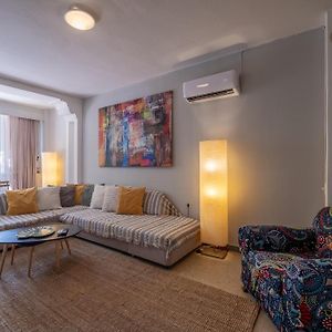 Very Comfortable, Close To Acropolis