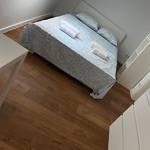 Studio Lit King-Size