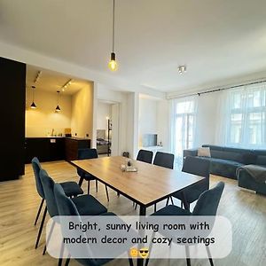 Appartement à 3 Chambres à Coucher