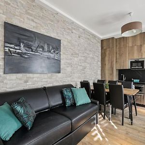 Appartement à 2 Chambres à Coucher