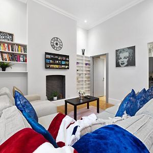 Appartement à 3 Chambres à Coucher