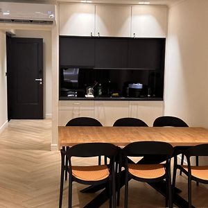 Triple A - Near Ermou Shopping Street - Family Hospitality - Free Parking!
