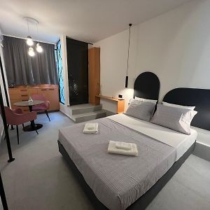 Apartment Falirou