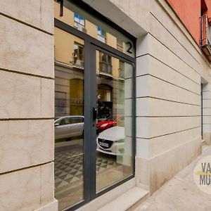 Glamour Madrileno Para 6, Vive En Calle Del Aguila E3
