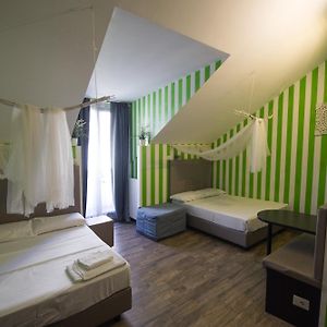 Amazing Attic Max 10 People With Parking & Wifi, Near To 3 Tram Lines And To The Metro - Well Connected To Airports And To The Train Station