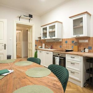 Appartement à 3 Chambres à Coucher