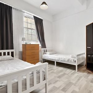 Cozy Twin Bed Retreat In City Center