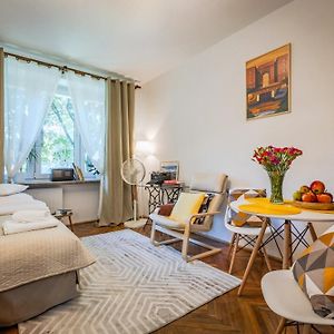 Na Muranowie - Mieszkanie Z Historia I In Muranow - A Flat With Warsaw History