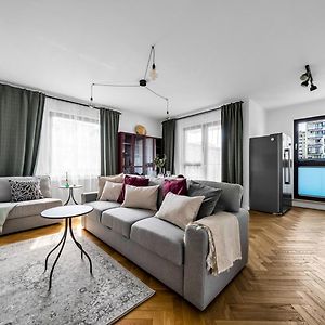 Skierniewicka Apt - Parking, Workspace, Balcony - By Rentujemy