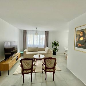 Appartement Chaleureux En Centre-Ville
