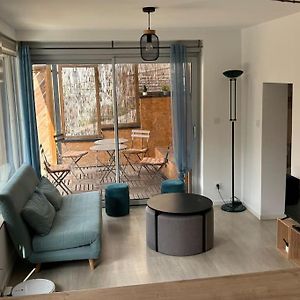 Appartement à 2 Chambres à Coucher