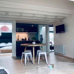 Appartement à 3 Chambres à Coucher
