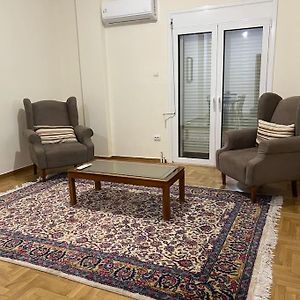 Appartement à 2 Chambres à Coucher
